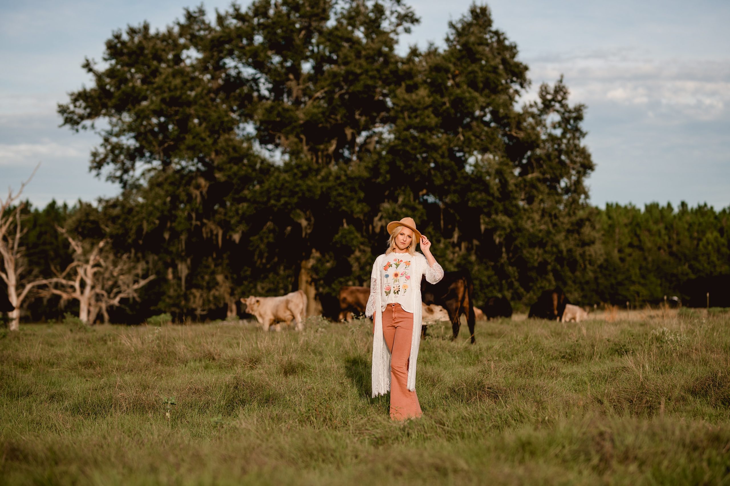 Senior photos on the farm in North Florida by professional photographer.
