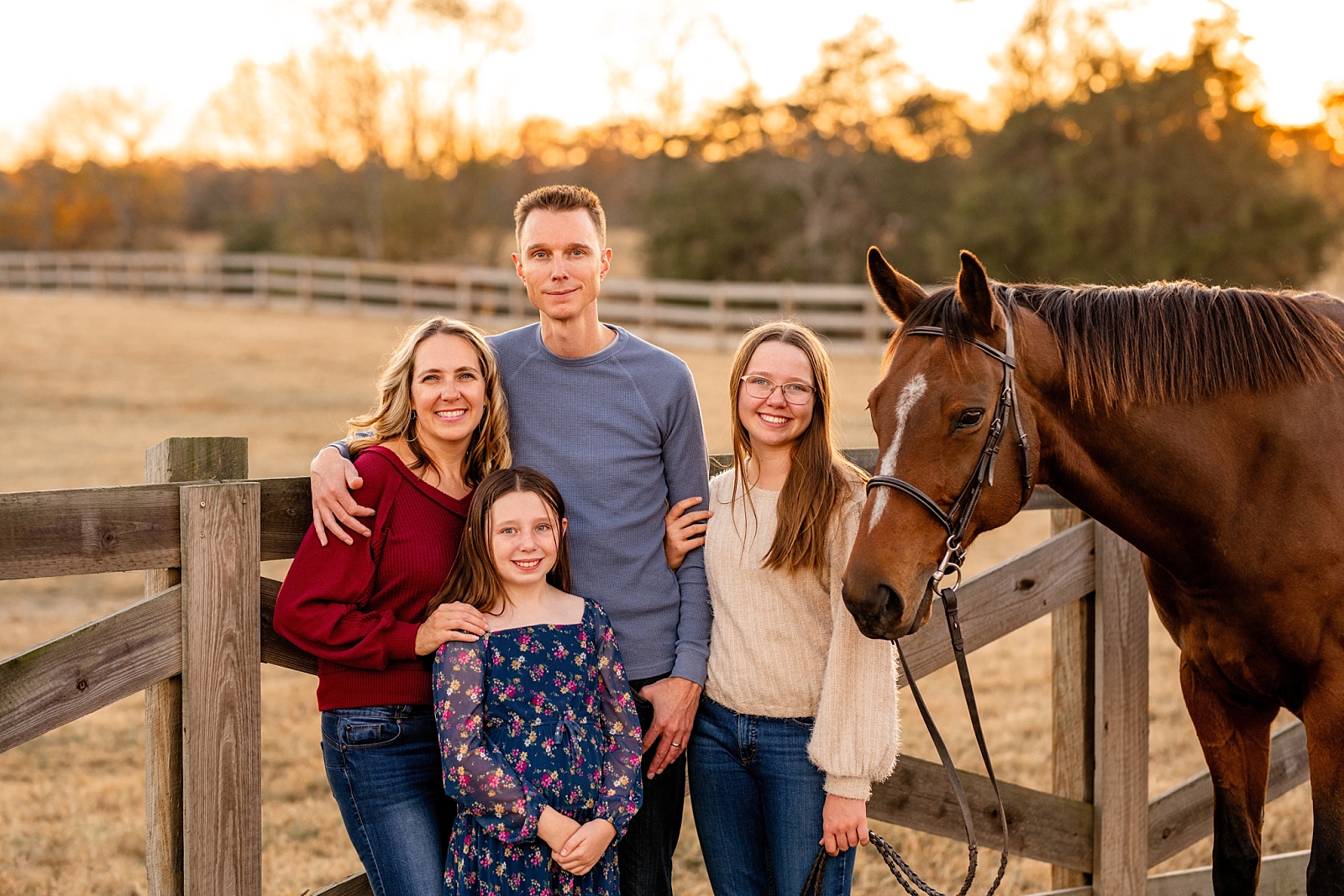 Family photos with horses. Equestrian family. Chattanooga horses. Equestrian boutique in Chattanooga, Heels Down Boutique.