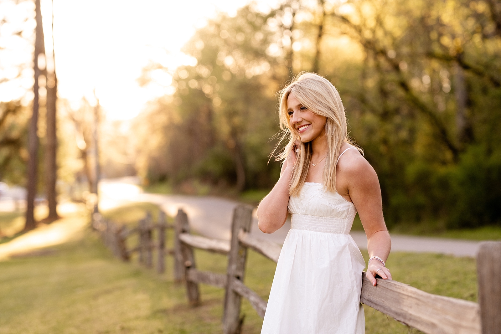 Senior photographer near Vestavia Birmingham Alabama. 