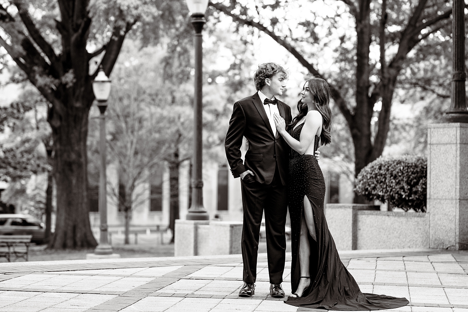 Book a Professional Prom Photographer in Birmingham, Alabama. Linn Park, downtown Birmingham.