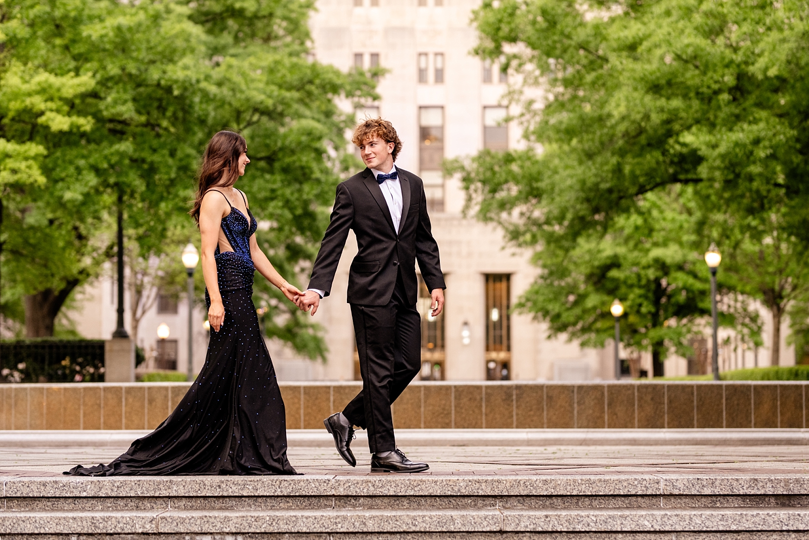 Best prom photographer near Birmingham, Alabama. Photo locations for prom pictures in Birmingham.